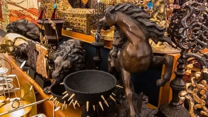 Vintage antiques buyers Palm Beach. Updated 2025